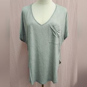 Lumière The Travelers Relax Fit V-Neck Top-(Medium)NEW